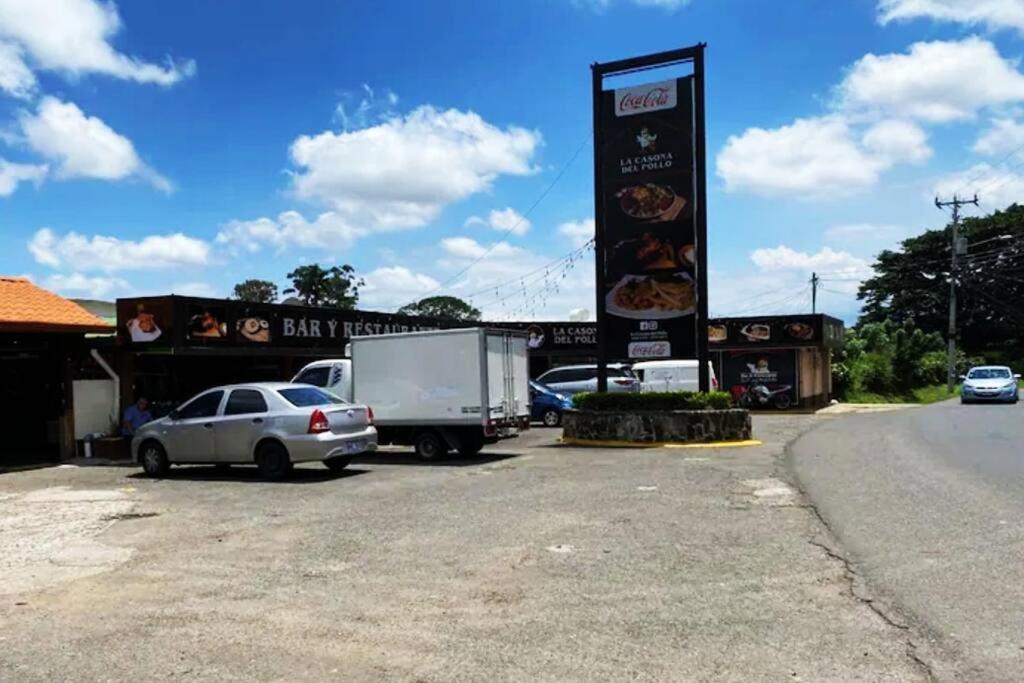 Orange Apartment 5 Min Aeropuerto Juan Santamaria アラフエラ エクステリア 写真