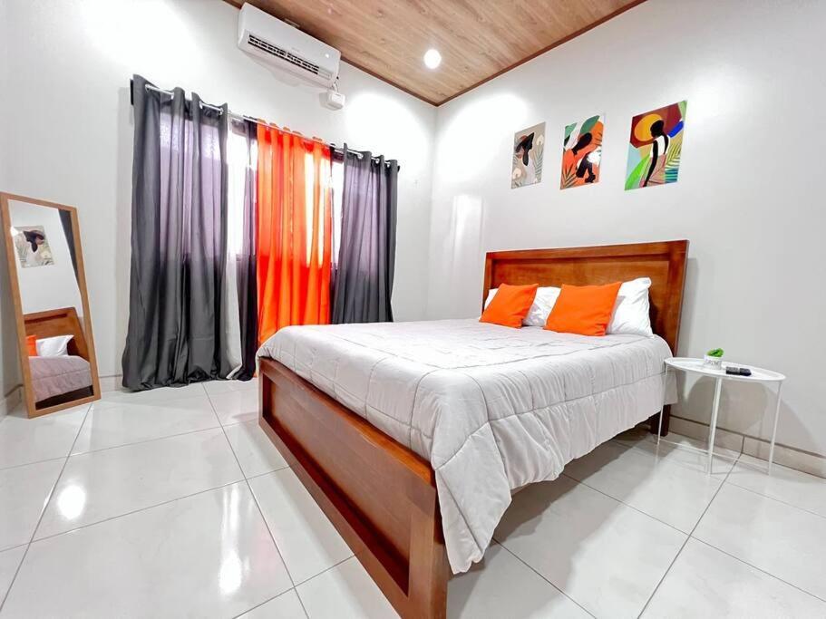 Orange Apartment 5 Min Aeropuerto Juan Santamaria アラフエラ エクステリア 写真