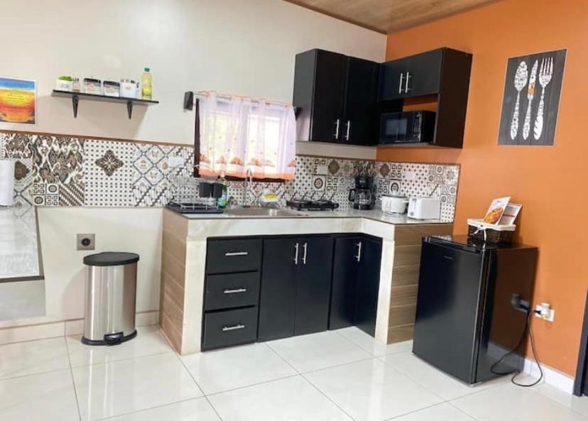 Orange Apartment 5 Min Aeropuerto Juan Santamaria アラフエラ エクステリア 写真