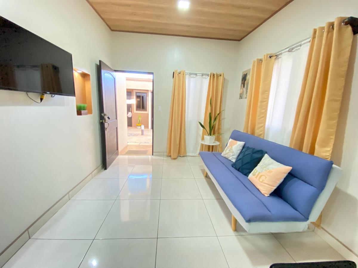 Orange Apartment 5 Min Aeropuerto Juan Santamaria アラフエラ エクステリア 写真